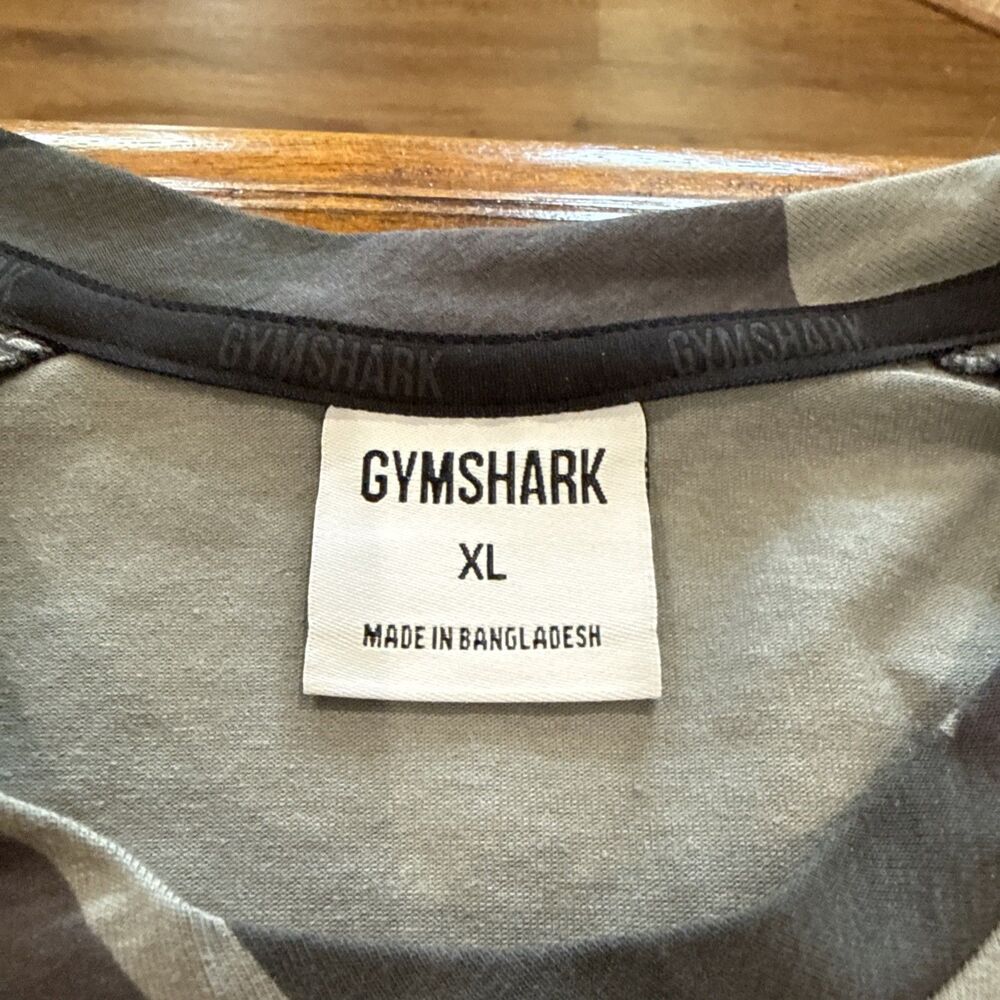 GYMSHARK Grey Camouflaged Design Size XL Cotton/Poly Tshirt GUC - Picture 4 of 11